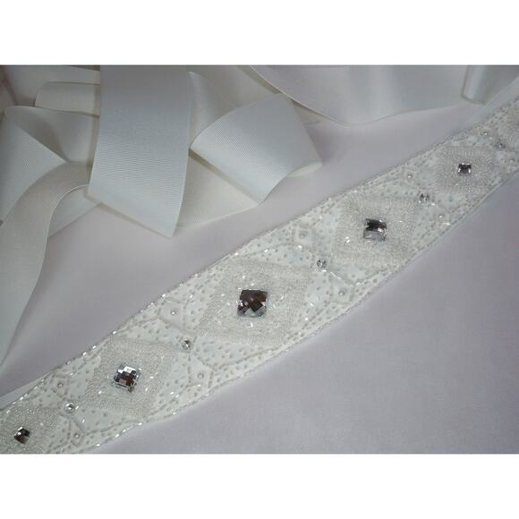Bridal Belt Wedding Belt, Rhinestone and Pearl belt, beaded bridal belt - Picture 1 of 4